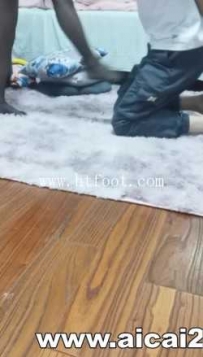 c21758 女s黑丝白棉袜裸足踢踩裆