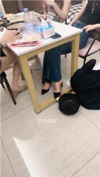 【调教视频】【GL园区】桌底贱奴伺候多主【双视角版】 JS250805-27