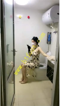 TL27056 芊白大大】暴打强迫圣水111分钟