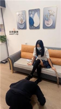 【调教视频】【少主】JK皮鞋黑袜踩-人体烟灰缸 bf50667