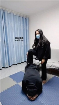 【调教视频】【木子】玉足踩踏鞭打 JS250314-16
