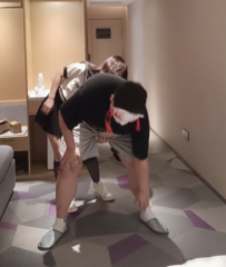 JK萌妹踢裆虐小偷 YC-250708-4