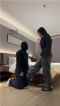 【调教视频】【子熙大人】舔运动鞋白棉袜/踩踏/喂口水【双视角版】 bf50593