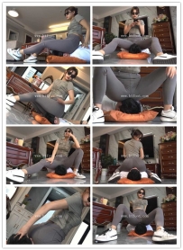 【初见】香奈儿运动鞋瑜伽裤坐脸处刑极致呼吸控制