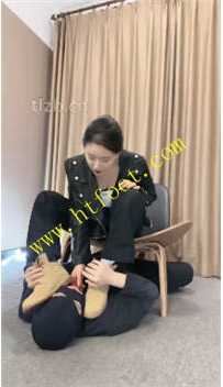 TL41587 潘妮】大黄靴里的白袜45分钟