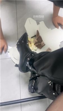 【调教视频】【声声】长靴脚踩强迫喂食场 JS251023-4