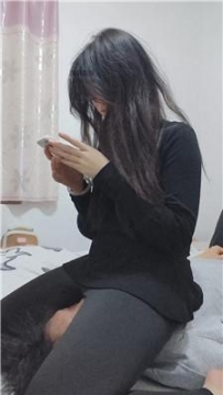 【调教视频】【昭昭】学生主坐脸窒息场 JS251125-1