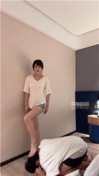 【调教视频】【六六】掐乳-舔脏鞋玉足 JS250927-4