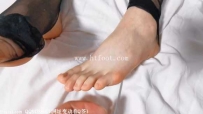 28337  小慧慧-哥哥看到妹妹的黑丝直接强制撕烂舔脚