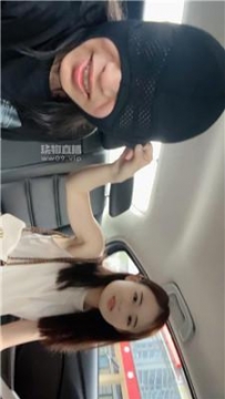 【调教视频】【素人挖掘机】车内调-路人小姐姐板鞋船袜辱 JS250721-2