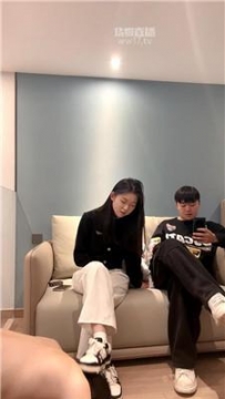 【调教视频】【欧尼】情侣主脏鞋白袜玩绿帽 JS260103-16