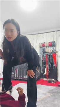 【调教视频】【荣荣殿下】女老板惩罚偷懒狗 JS260112-38