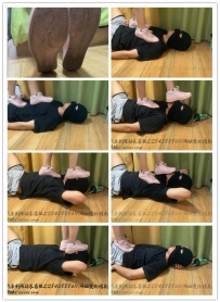 大四学姐第一次踩踏 粉色平底鞋 舔鞋底 踩裆全体重踩脸