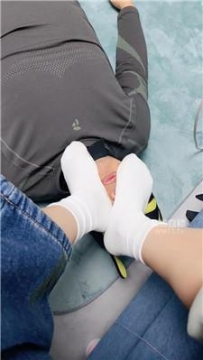 【调教视频】【冷魅女主】白袜闻舔-胶带封嘴【完整版】 JS260129-29