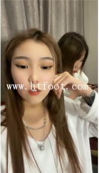 TL17016 伊伊S带同学入圈做女王100分钟