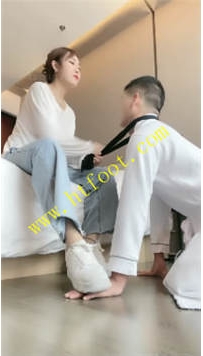 TL38396 辣妈】懦弱的小子61分钟