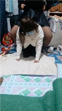 【调教视频】【伪娘和人妻】喜欢臭脚的蓬头垢面狗 JS250118-13