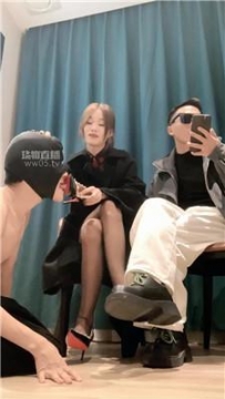 【调教视频】【芭比bbo】真实情侣主的脚下绿帽【双视角版】 bf59026