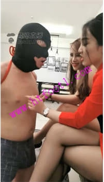 TL20146 萱萱女蒂S猥琐的尾随男35分钟