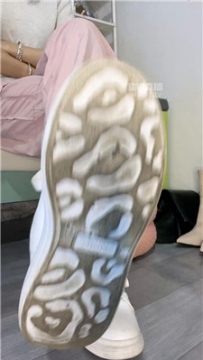 【第一视角】【苒苒】连炸虐乳脏鞋底小白鞋    251002-20