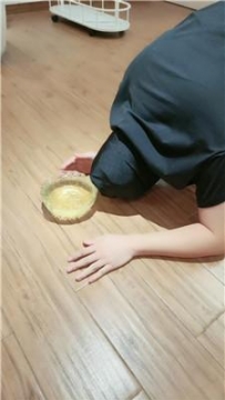 【调教视频】【花主】赏赐圣水-踩踏-小白鞋白袜虐 JS250625-17