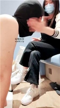【调教视频】【奇了怪了】空军一号白袜踩家奴 JS250222-35