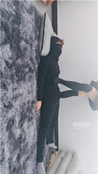 【调教视频】【梓涵】暴力踩踏调教羞辱 JS260131-1
