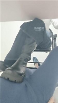 【调教视频】【爱学习的精神小妹】无意识踩狗 JS260131-29