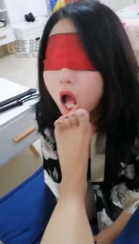 TL10011 微甜 TJ女m舔脚