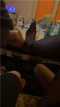 【调教视频】【职业摄影师】开发陪酒小妹玩我 JS250612-25