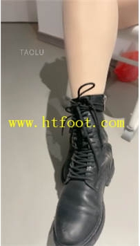 TL29490 套路狗哥】40码臭脚肉丝女神收拾内裤变态25分钟
