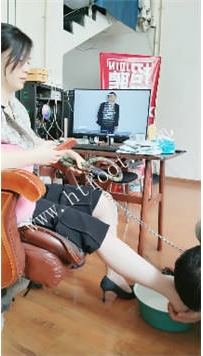 ZB5134 疼痛挨打狗】伺候高白领74分钟