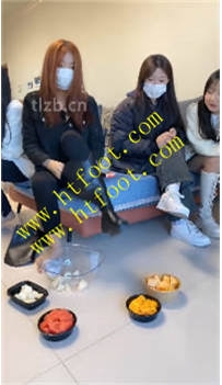 TL41042 精神小妹】水果榨汁24分钟