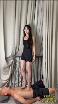 Dream | 小婉超长腿高跟踩踏 YC-250912-4