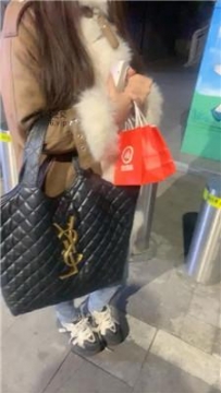 【调教视频】【女生也能很暴力】路边开发小姐姐脏鞋踩虐 JS250217-30