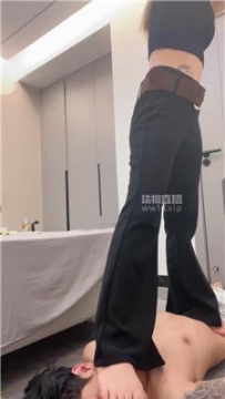 【调教视频】【丢丢】滴蜡-臭脚丫捂脸-坐脸窒息【双视角版】 bf57127