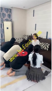 TL27619 领主老大】带女奴调群狗45分钟