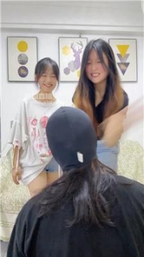 【调教视频】【狗哥】双S-姐妹花踩踏抽耳光 bf55083