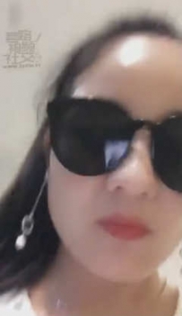 TL3629 娜娜女王 穿运动鞋贱狗说味道好闻