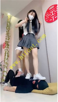 TL37417 精神小妹】踩踏老狗30分钟