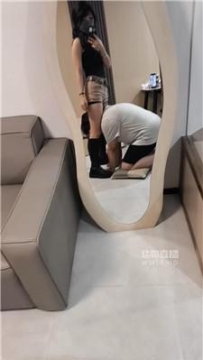 【调教视频】【爱可】玩弄我的母狗室友 bf57139