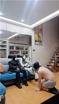 【调教视频】【上头姐妹团】双S-素人学生主-脏鞋臭袜气味辱 JS250113-1