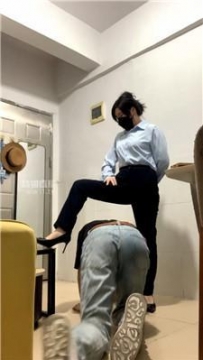 【调教视频】【梵高】女老板下班教训家奴 JS251217-9
