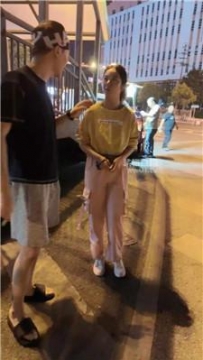 【调教视频】【素人饮水机】开发白袜妹妹车内调 JS251005-27