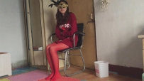 女友红色丝袜足交爆射