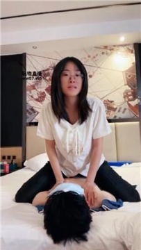 【调教视频】【奇了怪了】牛仔裤坐脸-舔虐专场 JS250419-19