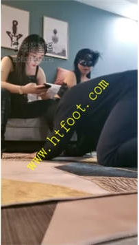 TL24672 傲雪】双女王过膝靴羞辱痰盂骑马专场37分钟