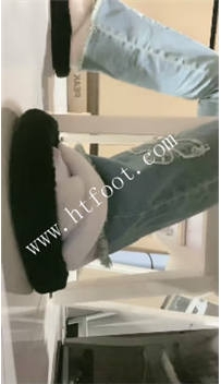 TL44990 白桃】过敏了--桌下zu
