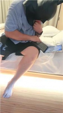 【调教视频】【爆爆】哥哥偷闻袜子被发现后 bf55136