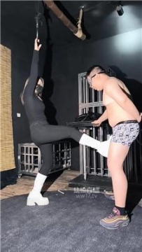 【调教视频】【夏媛】长靴踩踏连环踢裆 JS260106-15